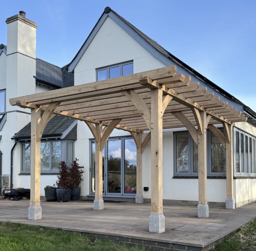 Oak Framed Pergolas 3 IMG 1810